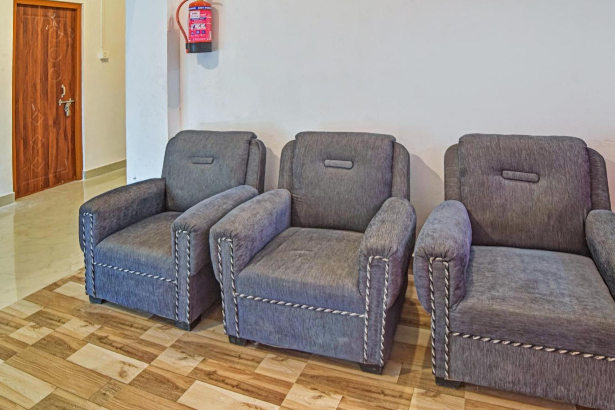 Spot On Jp Guest House Kaharpara Εξωτερικό φωτογραφία