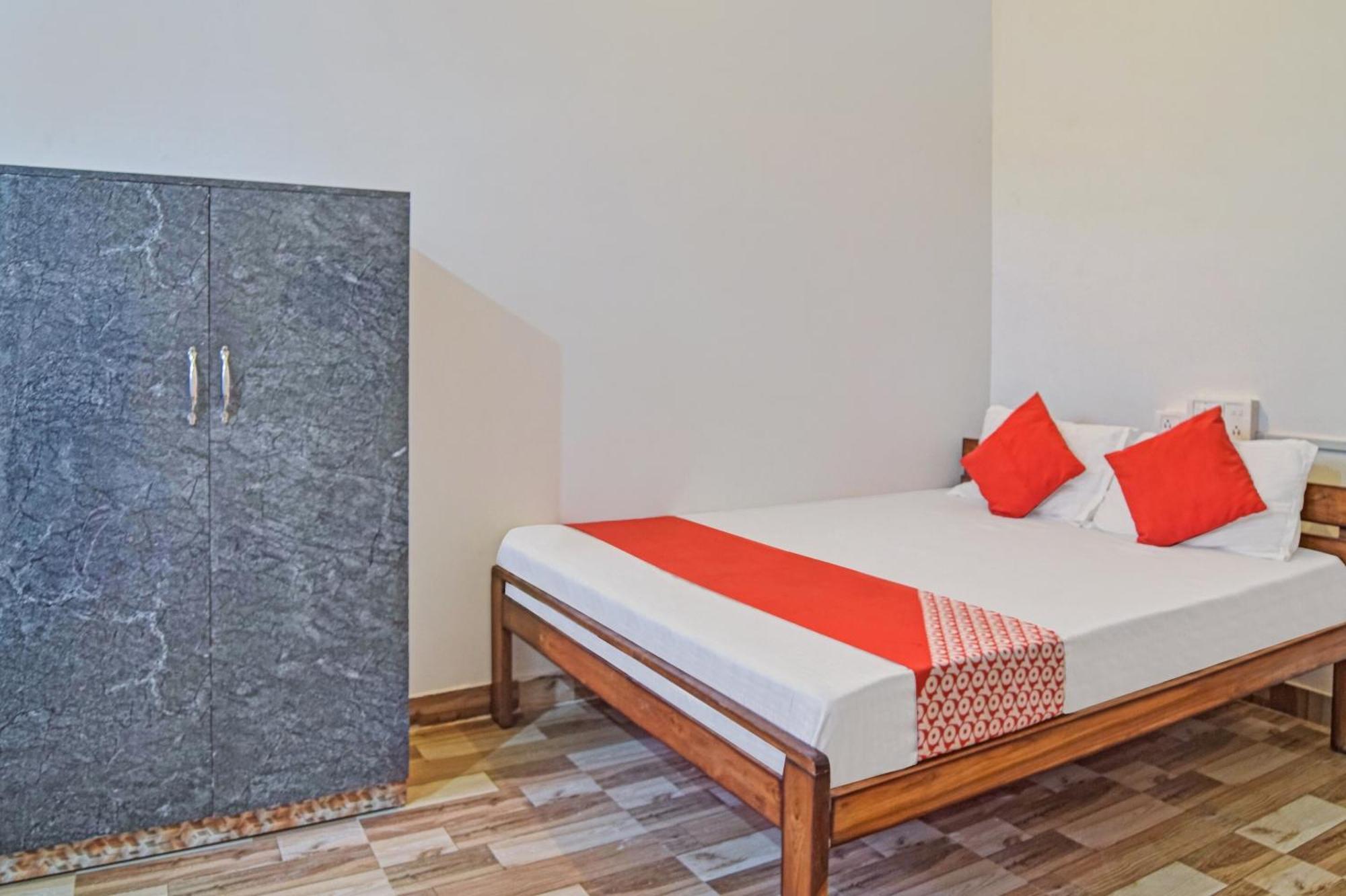 Spot On Jp Guest House Kaharpara Εξωτερικό φωτογραφία